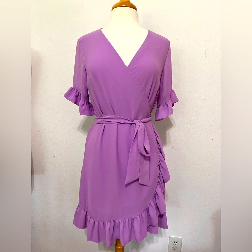 Gianni Bini size small, lilac wrap dress. Perfect condition!